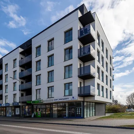 Unique Marina 1 With Spacious Balcony In By Renters