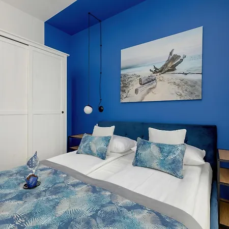 Unique Marina 1 With Spacious Balcony In By Renters Lejlighed *