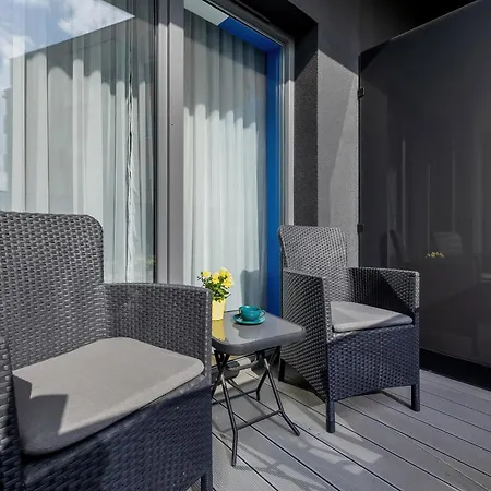 Lejlighed Unique Marina 1 With Spacious Balcony In By Renters