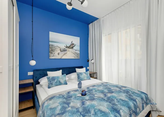 Unique Marina 1 With Spacious Balcony In By Renters *